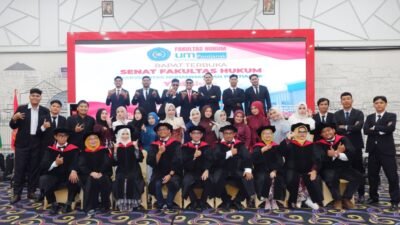 "Fakultas Hukum Universitas Muhammadiyah (FH UM) Pontianak menggelar yudisium untuk 25 lulusan. Rektor tegaskan pentingnya integritas dan keilmuan di tengah masyarakat."