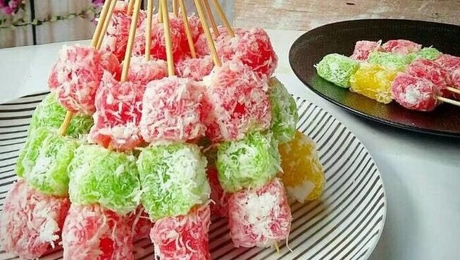 "Ingin bernostalgia? Kenali 4 hal sederhana mulai dari aroma hingga musik yang ampuh memicu kenangan masa kecil dan memberikan rasa bahagia."