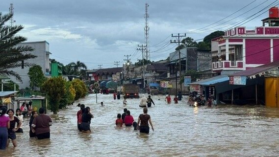 "Tinggal di Kalimantan Barat menuntut kita untuk memiliki gaya hidup tanggap bencana. Kenali berbagai jenis bencana alam yang kerap melanda wilayah ini agar lebih waspada."