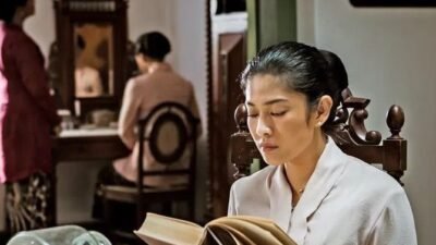 "Merayakan Hari Kartini, simak 5 rekomendasi film tentang perempuan Indonesia yang merepresentasikan semangat emansipasi, pendidikan, dan ketangguhan. Merayakan Hari Kartini, simak 5 rekomendasi film tentang perempuan Indonesia yang merepresentasikan semangat emansipasi, pendidikan, dan ketangguhan."