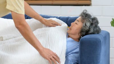 Jangan remehkan cuaca dingin! Simak 5 langkah wajib untuk mencegah hipotermia agar tubuh tetap hangat dan aman saat beraktivitas di suhu ekstrem."