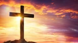 "Memperingati wafatnya Yesus Kristus, simak 5 makna Jumat Agung bagi umat Kristiani mulai dari pengorbanan kasih hingga momen refleksi diri yang mendalam. "