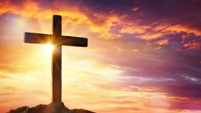 "Memperingati wafatnya Yesus Kristus, simak 5 makna Jumat Agung bagi umat Kristiani mulai dari pengorbanan kasih hingga momen refleksi diri yang mendalam. "