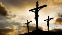 "Menjalani masa Prapaskah dengan khidmat? Simak 5 pantangan Paskah mulai dari pantang daging hingga menahan diri dari hiburan untuk refleksi iman yang mendalam."