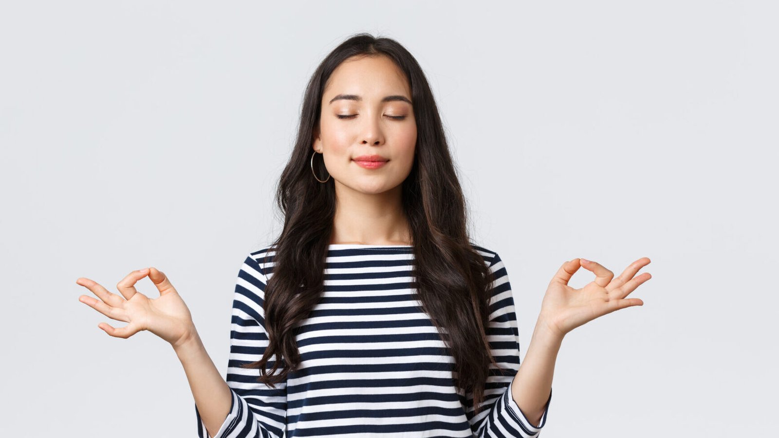 "Ingin hidup lebih tenang di tengah tekanan? Simak 5 tips menerapkan paham stoic dalam kehidupan sehari-hari mulai dari fokus kendali hingga praktik Amor Fati."