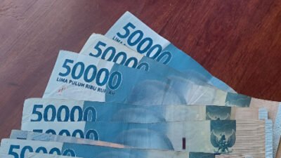 Ilustrasi - Bank Indonesia terbitkan pedoman baru uang Rp50.000 untuk tahun 2026. Simak aturan transaksi, kewajiban bank, dan dorongan digitalisasi secara aktif di sini. (Dok. Ist)