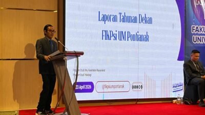 "Fakultas Ilmu Kesehatan dan Psikologi UM Pontianak gelar yudisium untuk 94 mahasiswa. Puluhan di antaranya sukses lulus cepat 3,5 tahun berkat jalur jurnal."
