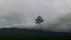 Gunung Lewotobi Laki-Laki di Flores Timur, Nusa Tenggata Timur.