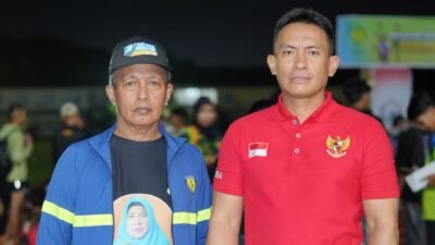 Ketua Harian PASI Kota Pontianak Agus Suryana (kanan).