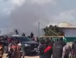 Ratusan Massa Bakar Pos dan Segel Kantor Buntut Sengketa Lahan PT MAS Mempawah