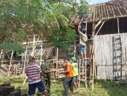 Cuaca Ekstrem Terjang Jatim, Angin Kencang di Nganjuk Rusak Puluhan Rumah Warga