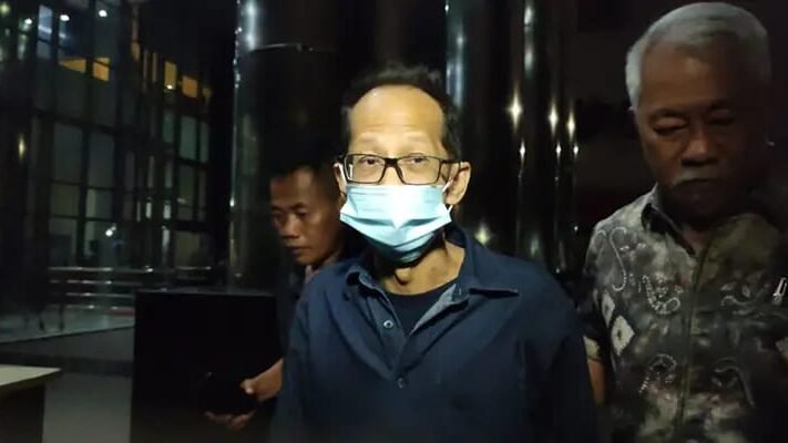 Siman Bahar (Bong Kim Phin) diperiksa di Rumah Sakit terkait dugaan Korupsi Kerja Sama Antam dan PT Loco Monterado. (Dok. Ist)