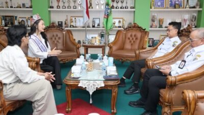 Anggelia Meryciana, Puteri Indonesia 2026, Wali Kota Pontianak, Edi Rusdi Kamtono, Kalimantan Barat. (Dok. HO/Faktakalbar.id)