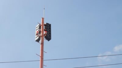 Sirine sistem peringatan dini banjir, yang berada di area kantor Kecamatan Baiturrahman, Kota Banda Aceh, sebelum dilakukan latihan evakuasi serentak dalam rangka peringatan puncak Hari Kesiapsiagaan Bencana (HKB) 2026, Minggu (26/4).