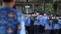 Sejumlah Aparatur Sipil Negara (ASN) mengenakan seragam Korpri saat mengikuti apel kedinasan di lingkungan Pemerintah Kota Pontianak. (Dok. HO/Faktakalbar.id)