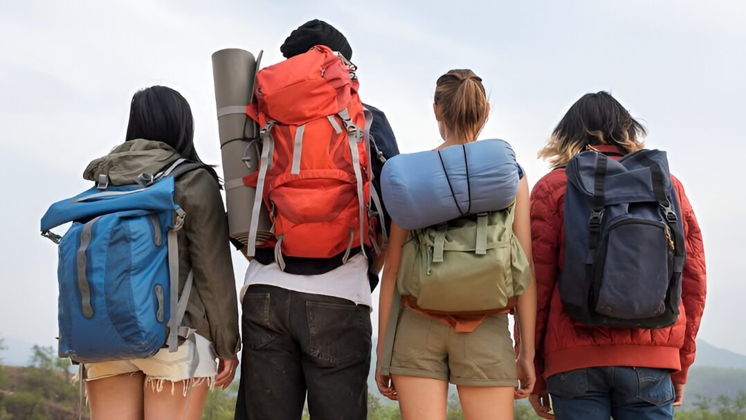 Ilustrasi - Wisatawan kini gandrungi tren microcation atau liburan singkat. Simak alasan popularitas dan cara hemat biaya wisata di sini. (Dok. Ist)