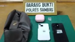 Sejumlah barang bukti tindak pidana narkotika jenis sabu yang diamankan oleh jajaran Satresnarkoba Polres Sambas dalam operasi penangkapan di Desa Pendawan.