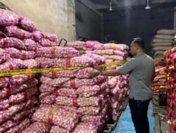 Polisi Sita 23 Ton Bawang dan Cabai Ilegal di Dua Gudang Kawasan Pontianak Selatan
