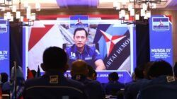 "Ketua Umum Partai Demokrat, AHY, memberikan instruksi kepada seluruh kader dalam Musda IV Demokrat Jateng untuk merapatkan barisan dan bersiap menghadapi Pemilu 2029. Ketua Umum Partai Demokrat, AHY, memberikan instruksi kepada seluruh kader dalam Musda IV Demokrat Jateng untuk merapatkan barisan dan bersiap menghadapi Pemilu 2029."