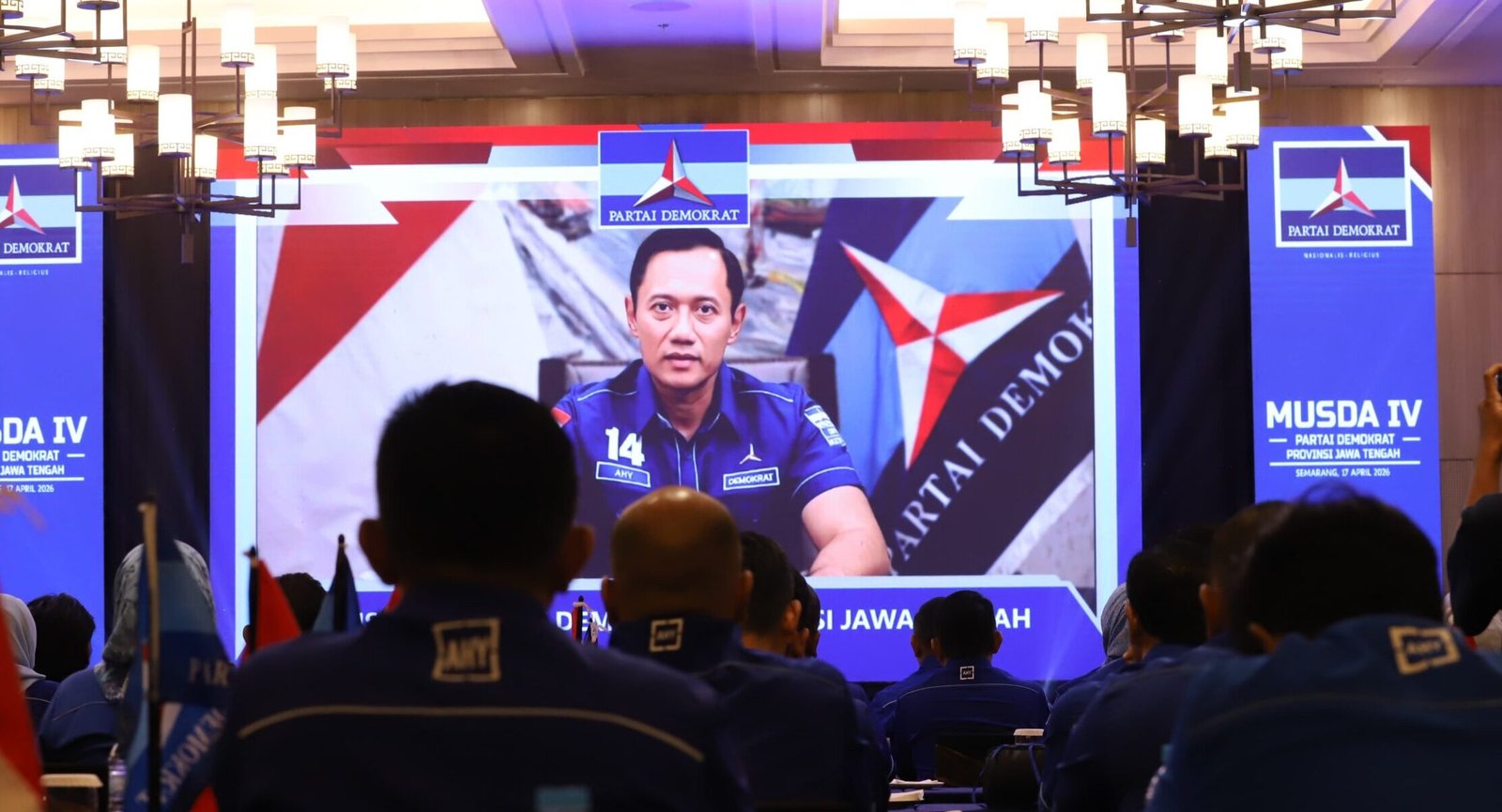 "Ketua Umum Partai Demokrat, AHY, memberikan instruksi kepada seluruh kader dalam Musda IV Demokrat Jateng untuk merapatkan barisan dan bersiap menghadapi Pemilu 2029. Ketua Umum Partai Demokrat, AHY, memberikan instruksi kepada seluruh kader dalam Musda IV Demokrat Jateng untuk merapatkan barisan dan bersiap menghadapi Pemilu 2029."