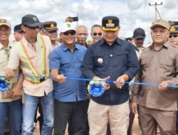 Resmikan Jalan Pelang-Sungai Kepuluk, Bupati Ketapang Harap Roda Ekonomi Masyarakat Meningkat