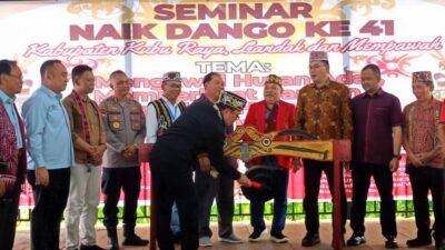 Bupati Kubu Raya Sujiwo berkomitmen menjadikan Rumah Betang Lingga sebagai cagar budaya dan destinasi wisata untuk pelestarian adat serta dukung UMKM lokal.