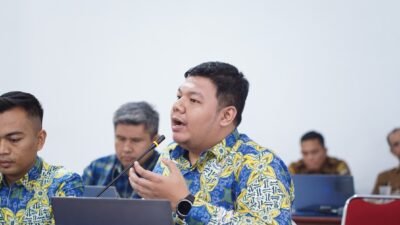 "Program KREASI Ketapang tuntaskan tahun pertama dengan target 100 persen. Simak ulasan mengenai sinergi peningkatan mutu guru dan dukungan anggaran pendidikan."