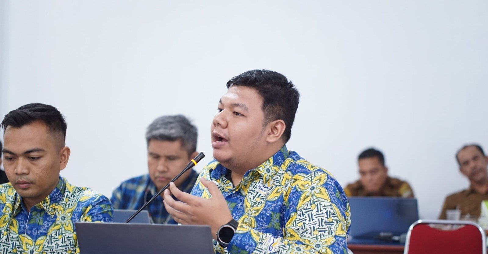 "Program KREASI Ketapang tuntaskan tahun pertama dengan target 100 persen. Simak ulasan mengenai sinergi peningkatan mutu guru dan dukungan anggaran pendidikan."