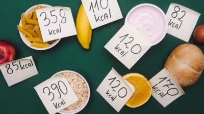 "Mengetahui cara menghitung nutrisi makanan sangat penting untuk menjaga berat badan dan kesehatan tubuh. Berikut panduan praktis yang bisa kamu terapkan setiap hari."