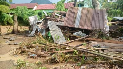 Kondisi setelah terjadinya banjir bandang yang menerjang Kabupaten Lombok Utara, Provinsi Nusa Tenggara Barat pada Minggu (5/4). (Dok. BPBD Kabupaten Lombok Utara)