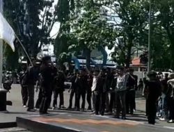 Dipicu Isu Skandal dan Minimnya Transparansi, BEM Polnep Demo Tuntut Klarifikasi Direktur