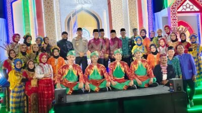 "Sebanyak 705 peserta dari sembilan kecamatan bersaing dalam MTQ ke-XII tingkat Kabupaten Kubu Raya yang dipusatkan di Sungai Ambawang."