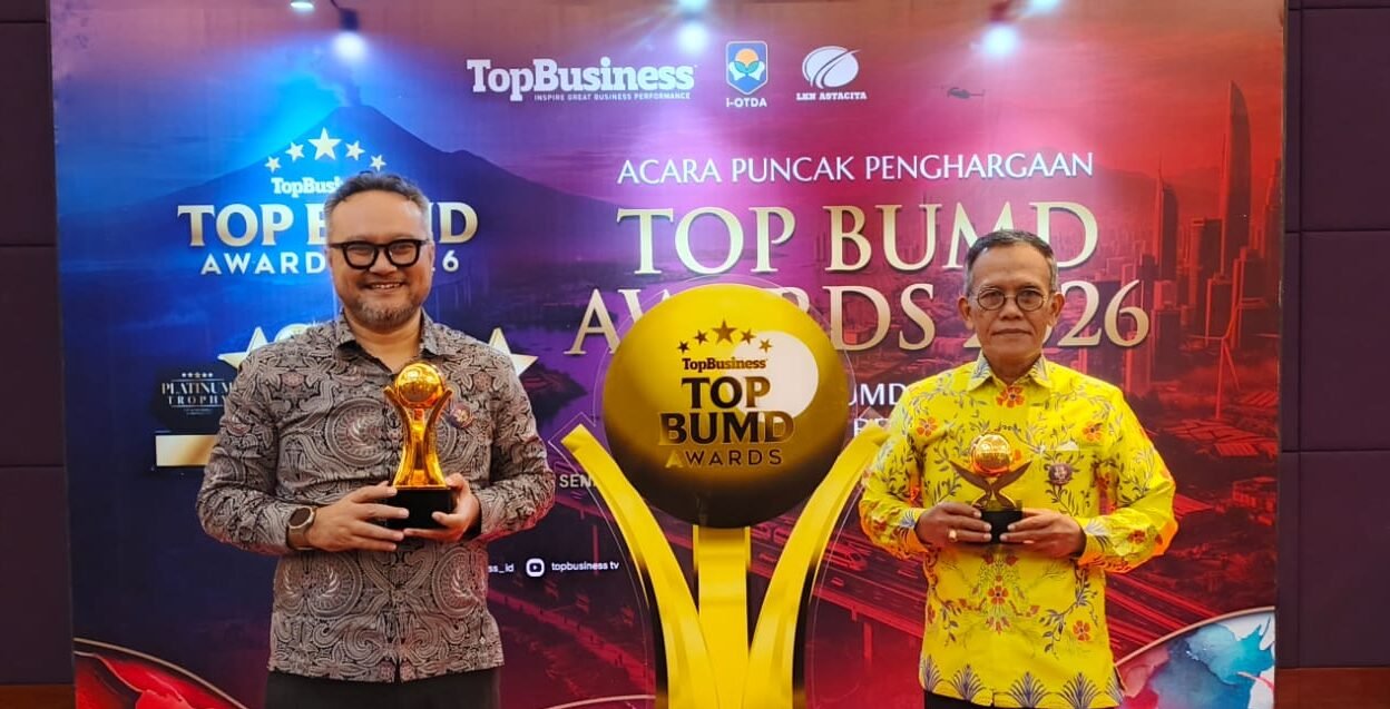 "Rumah Sakit Umum Daerah Tuan Besar Syarif Idrus (TBSI) menerima penghargaan Bintang 4 atas evaluasi kinerja operasional dalam ajang TOP BUMD Awards 2026. "