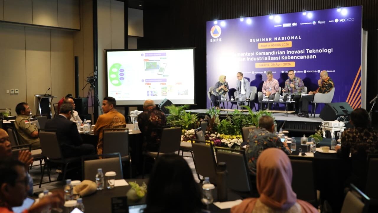 Suasana seminar nasional terkait kesiapsiagaan dan industrialisasi alat kebencanaan dalam forum prapelaksanaan ADEXCO 2026.