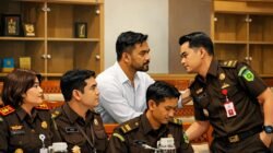 Dugaan pelanggaran dalam penyidikan kasus Amsal Sitepu terkait korupsi di Karo tuai sorotan. Penyidik terancam pidana berdasar KUHP baru jika terbukti.