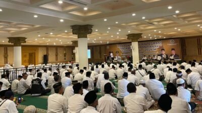 "Wali Kota Pontianak Edi Rusdi Kamtono membuka kegiatan manasik haji. Tahun ini jemaah Pontianak mencapai 1.508 orang, dengan rekor jemaah termuda se-Indonesia."