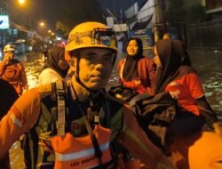 Ratusan Warga Mengungsi Akibat Banjir di Kota Surakarta