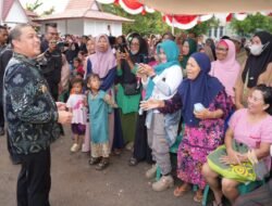 Tebus Sembako Rp50 Ribu, Warga Antusias Serbu Gerakan Pangan Murah di Ketapang