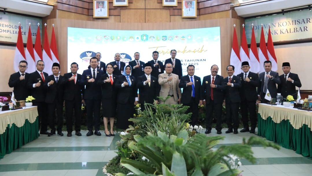 Gubernur Kalimantan Barat Ria Norsan memberikan pengarahan terkait peran strategis dan apresiasi capaian kinerja pada peringatan hari ulang tahun perbankan daerah.