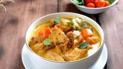 Ilustrasi - Pelajari trik rahasia membuat gulai daging empuk hanya menggunakan magic com. Langkah praktis, bumbu meresap, dan anti gagal untuk pemula. (Dok. Ist)