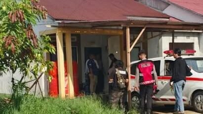 Rumah di Komplek BTN Sepahale 2, Kabupaten Ketapang yang menjadi lokasi penemuan jenazah seorang ibu hamil saat suaminya sedang menjalankan tugas dinas.