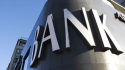 Ilustrasi - Saham BBRI kini di posisi murah dengan PBV 1,44 kali dan dividen rekor Rp52,10 triliun. Simak target harga dan strategi investasi cicil beli di sini. (Dok. Ist)