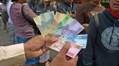 Ilustrasi - Update pencairan BLT Kesra Rp900.000 April 2026. Simak jadwal cair, syarat lengkap, dan panduan cek nama penerima di cekbansos.kemensos.go.id. (Dok. Ist)