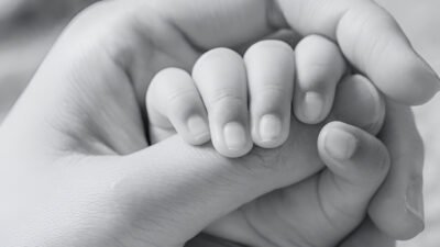 Ilustrasi - Ibu memegang peran kunci dalam menentukan kecerdasan anak melalui kromosom X. Simak penjelasan ilmiah mengenai pewarisan IQ dan peran orang tua di sini. (Dok. Ist)