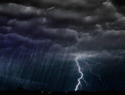 BNPB Ingatkan Warga Kalimantan Waspada Cuaca Ekstrem