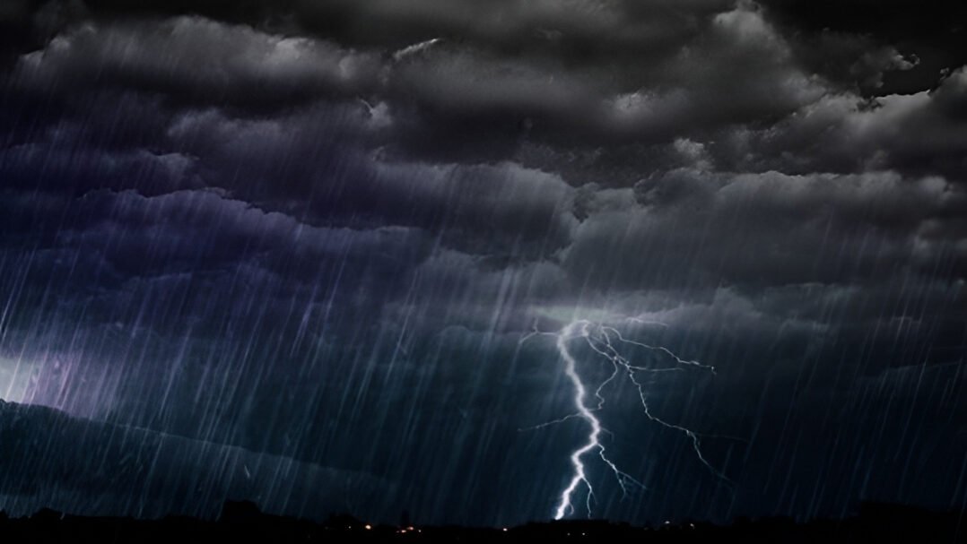 Ilustrasi - BNPB mengimbau warga Kalimantan waspada potensi hujan lebat dan angin kencang hingga 13 April 2026. Segera evakuasi mandiri jika hujan berdurasi lama. (Dok. Ist)