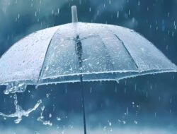 Jangan Cuma Mengeluh, Ini Manfaat Ajaib Hujan