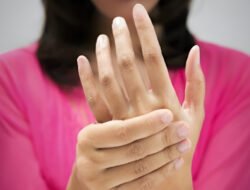 Sering Kesemutan? Tuntaskan Cepat Pakai Tiga Vitamin Ini