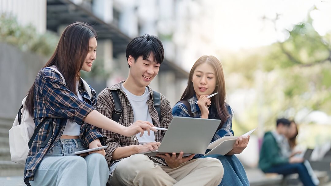 Ilustrasi - Pemerintah rilis aturan baru KIP Kuliah 2026. Simak urutan prioritas penerima mulai dari desil 1 hingga pemegang kartu PIP dan PKH selengkapnya di sini. (Dok. Ist)