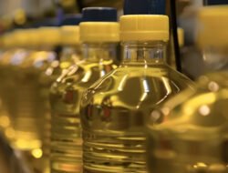 Ibu-Ibu Waspada, Harga Minyak Goreng Makin Mencekik